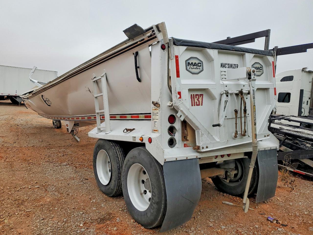 Mack Dump Trlr