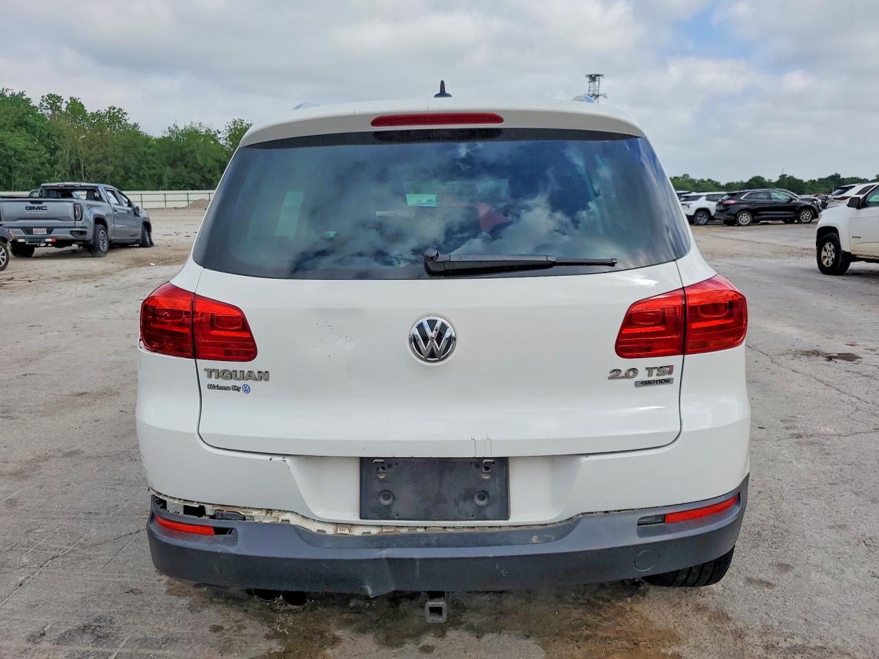 Volkswagen Tiguan S