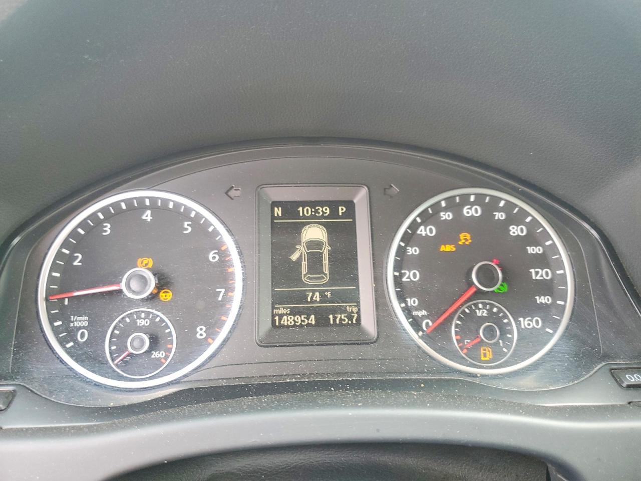 Volkswagen Tiguan S