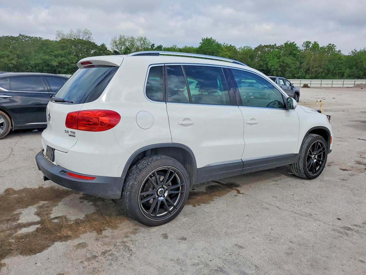 Volkswagen Tiguan S