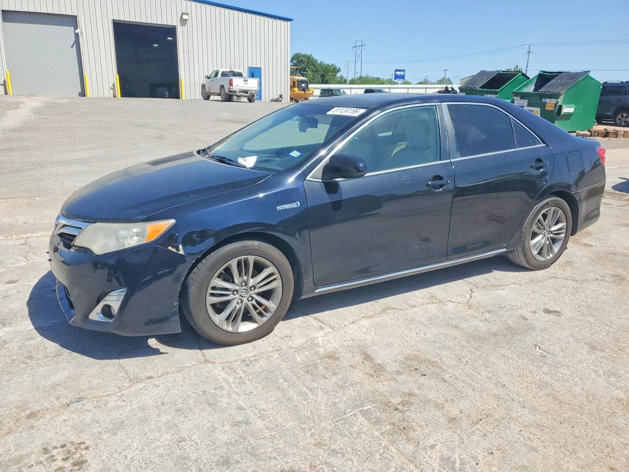 Salvage Toyota Camry Image