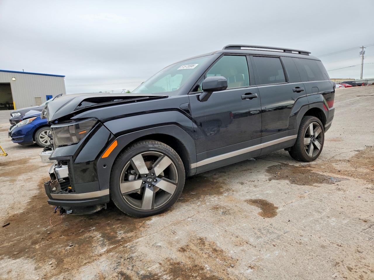 Salvage Hyundai SANTA FE Image
