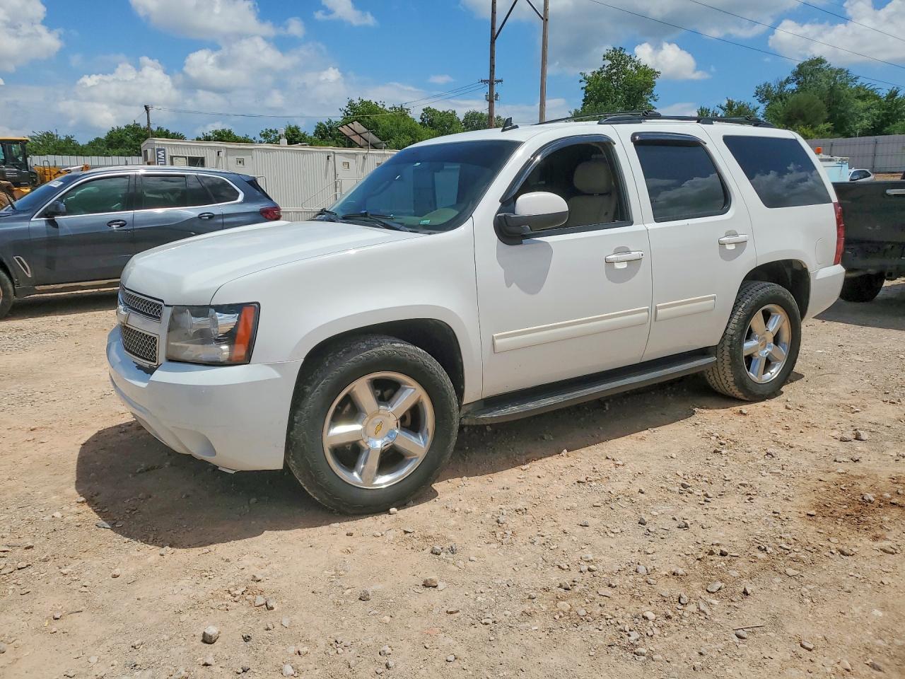 Salvage Chevrolet Tahoe Image