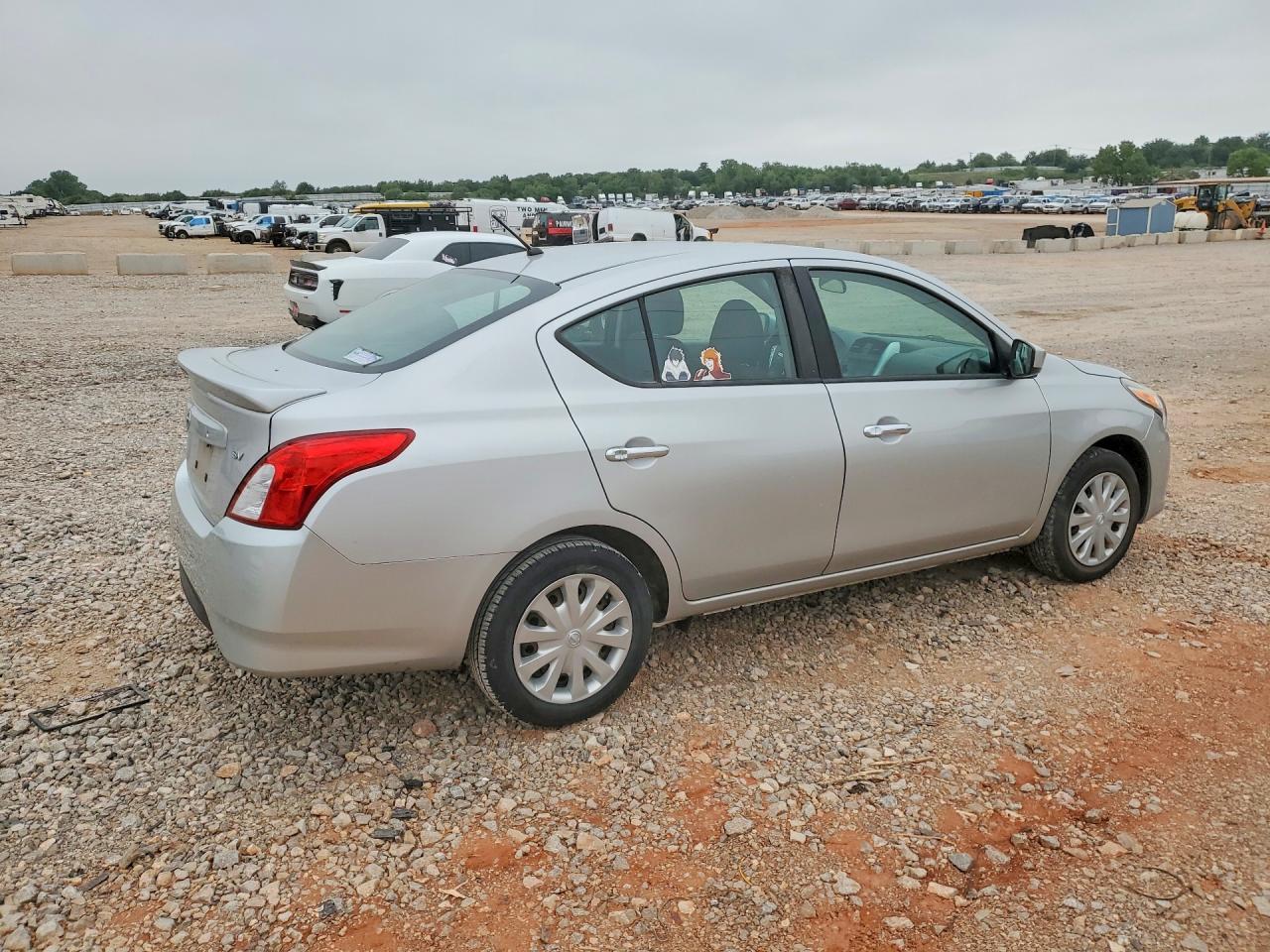 Nissan Versa Sv