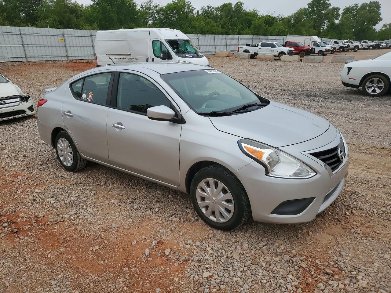 Nissan Versa Sv