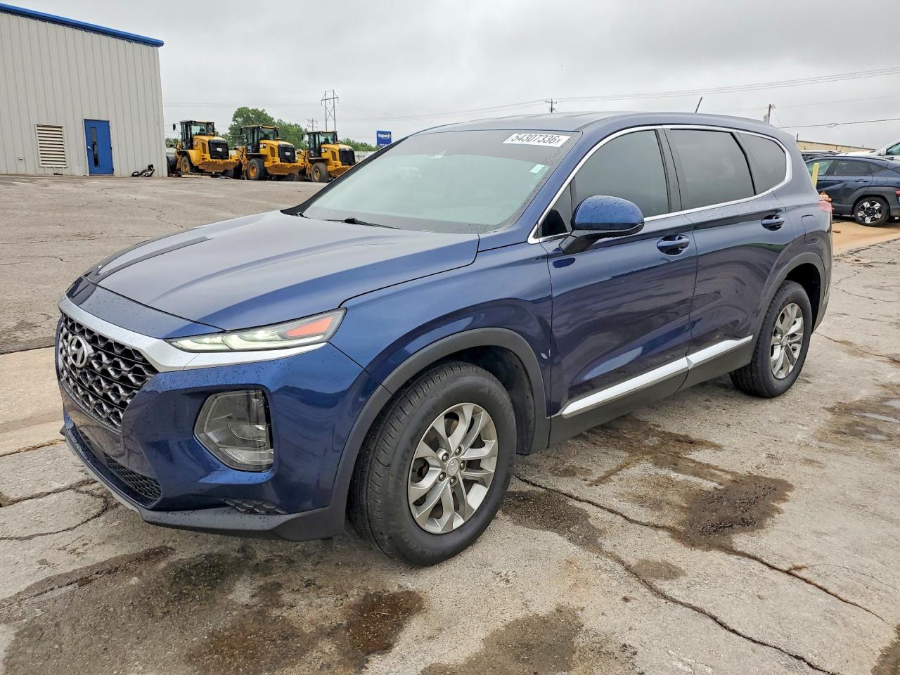 Salvage Hyundai SANTA FE Image