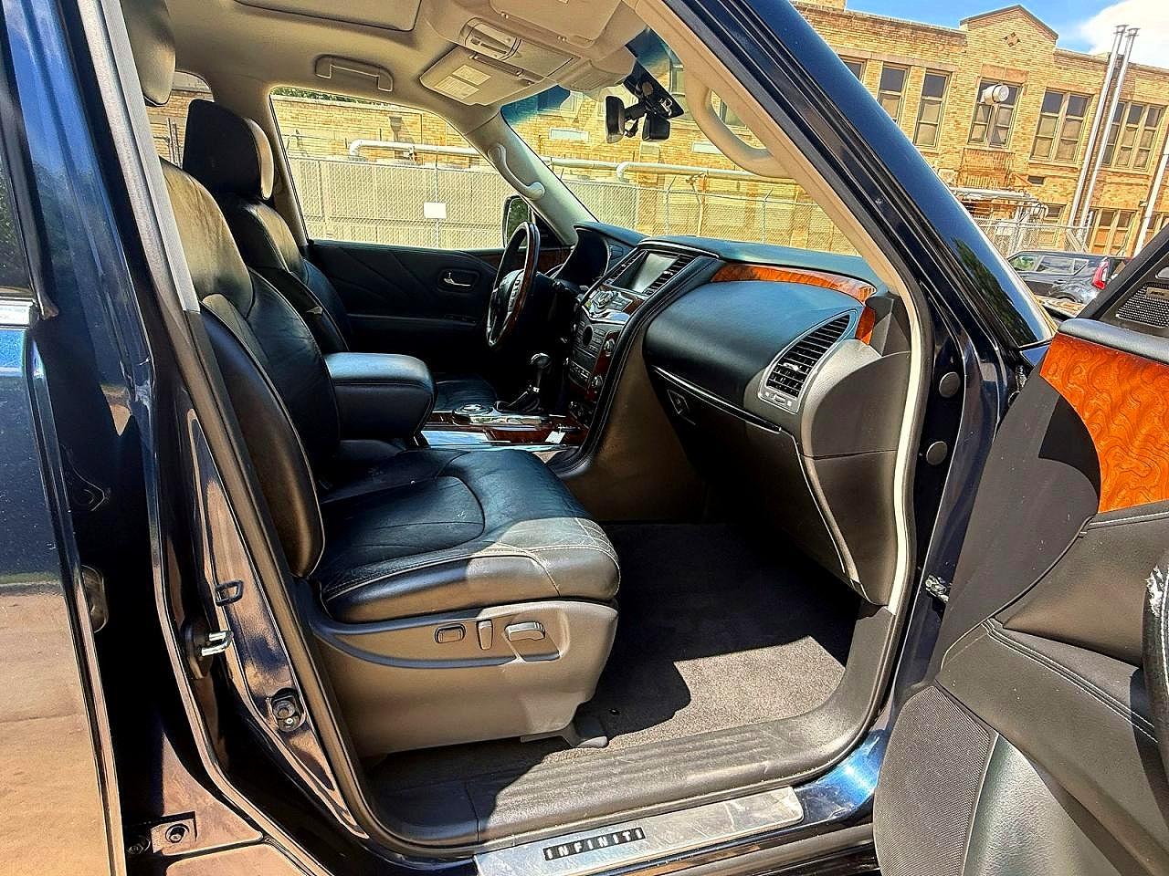 INFINITI Qx Base