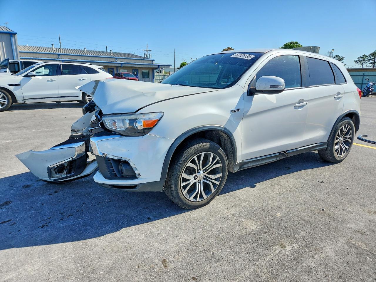Salvage Mitsubishi Outlander Image