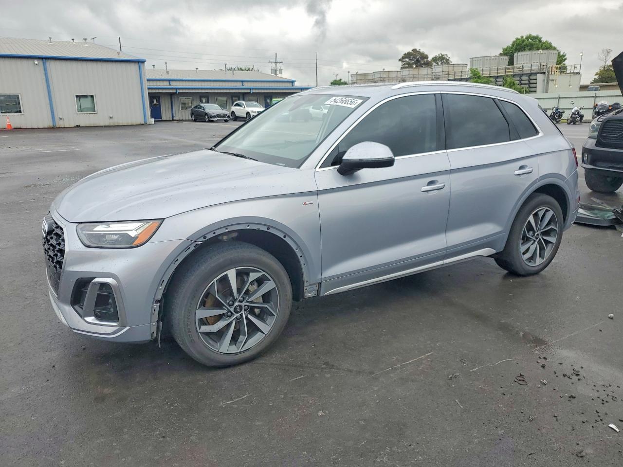 Salvage Audi Q5 Image