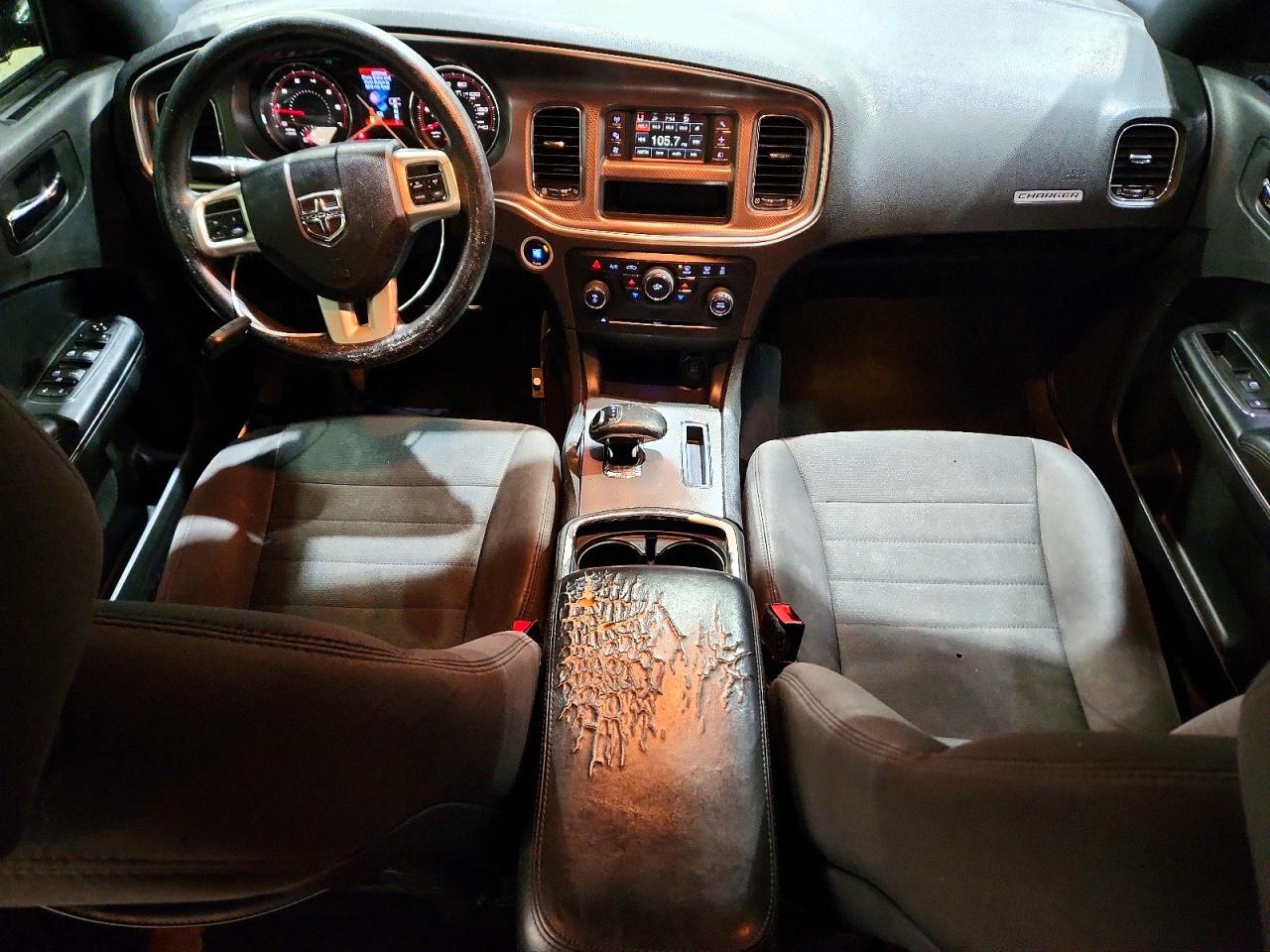 Dodge Charger Se