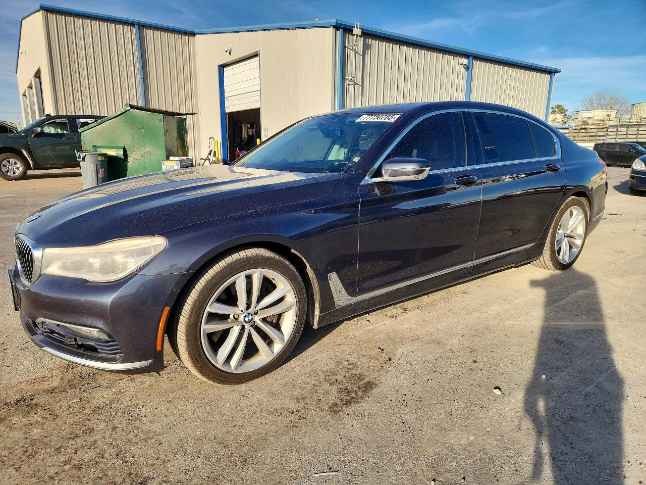 Salvage BMW 7 Series Image