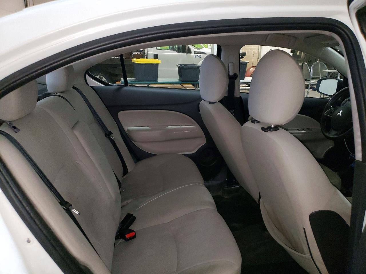 Mitsubishi Mirage G4 Es