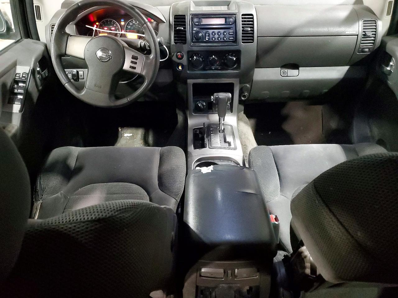 Nissan Pathfinder Xe