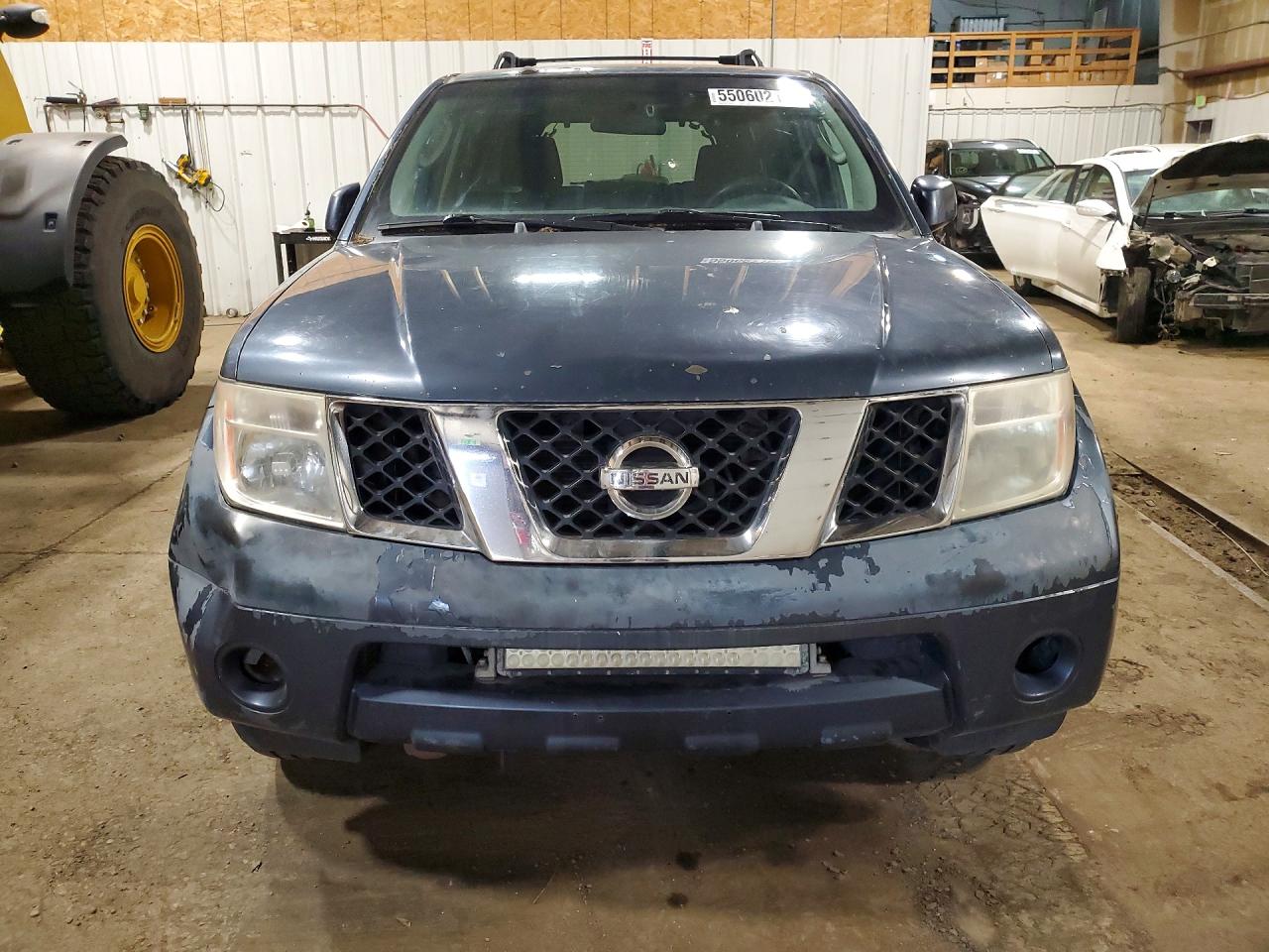 Nissan Pathfinder Xe