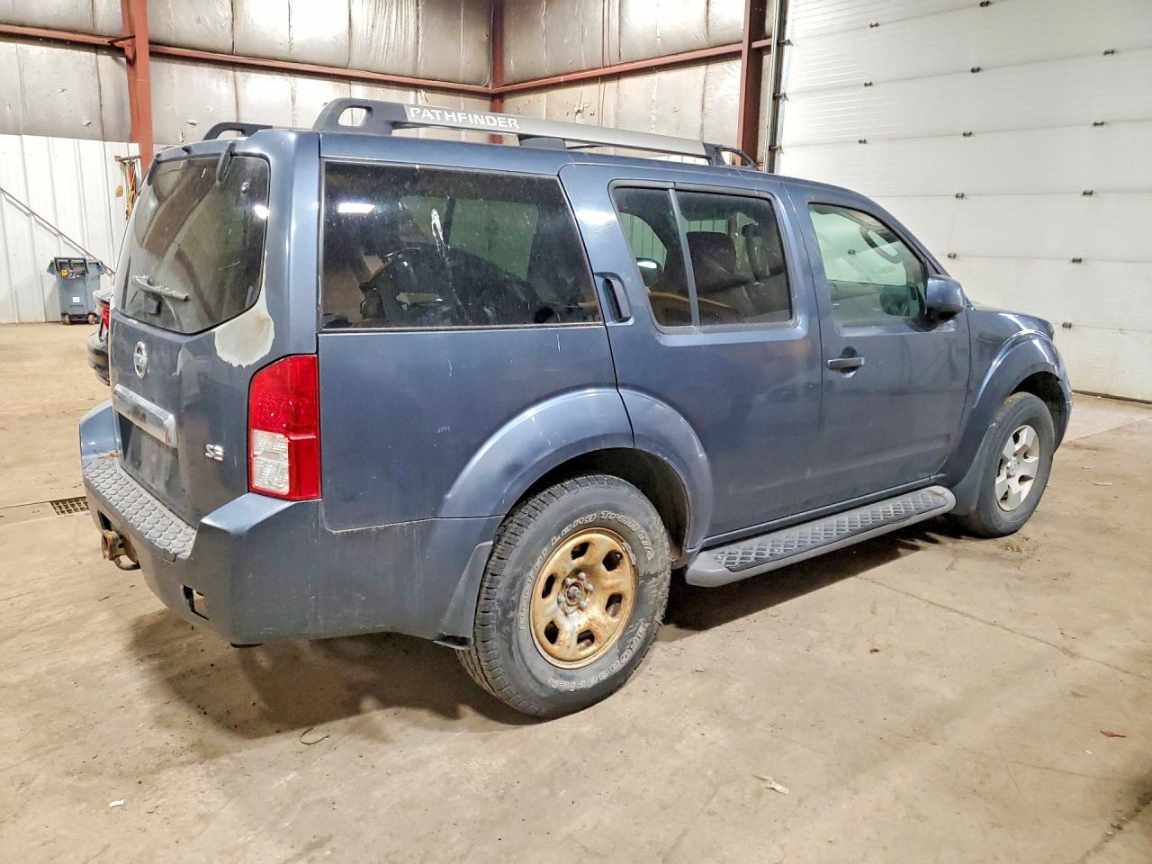 Nissan Pathfinder Xe