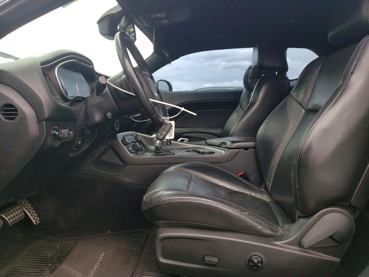Dodge Challenger Sxt