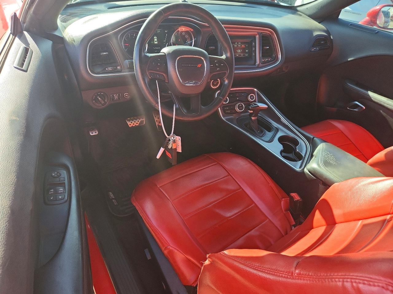 Dodge Challenger Sxt
