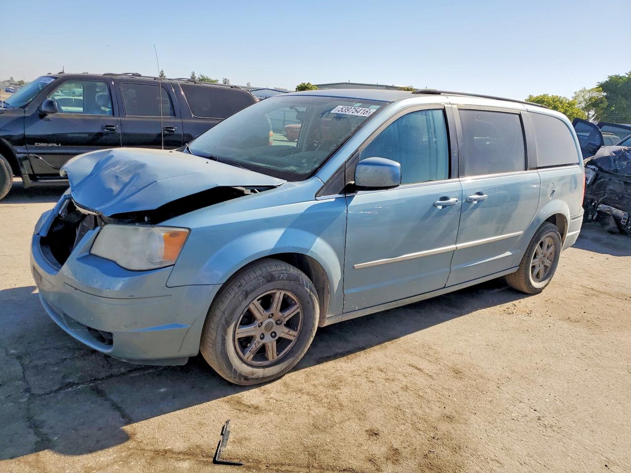 Salvage Chrysler Minivan Image