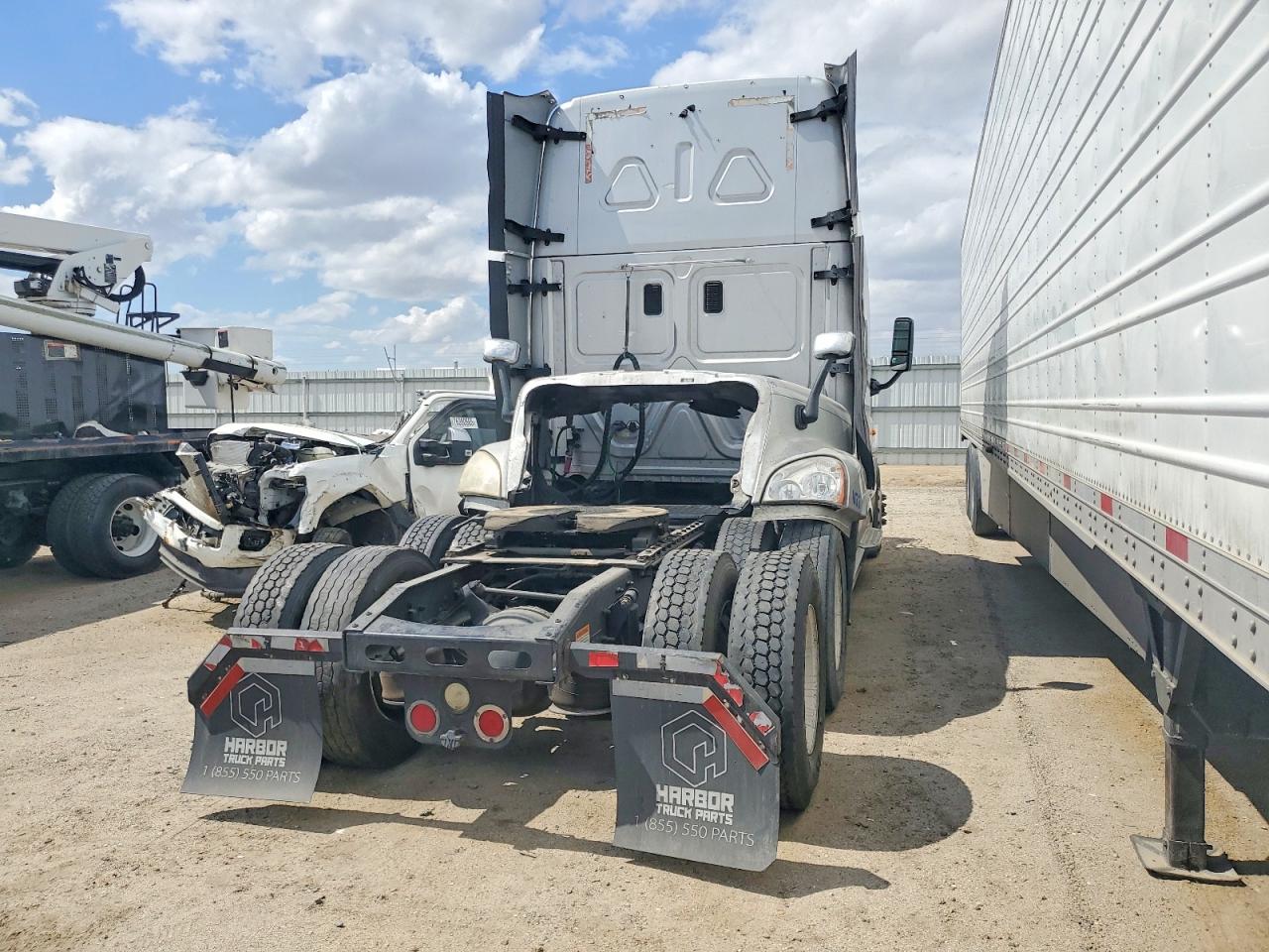 Freightliner Cascadia 125
