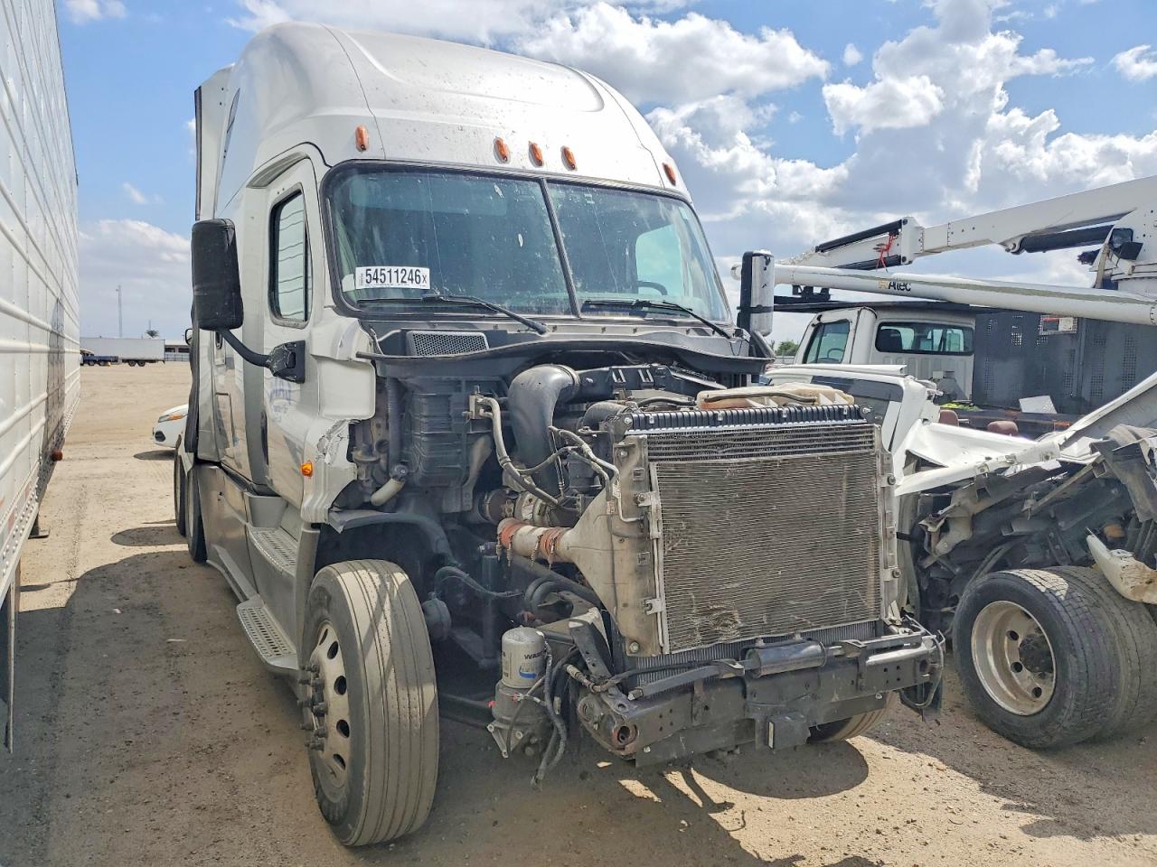 Salvage Freightliner Cascadia 125 Image