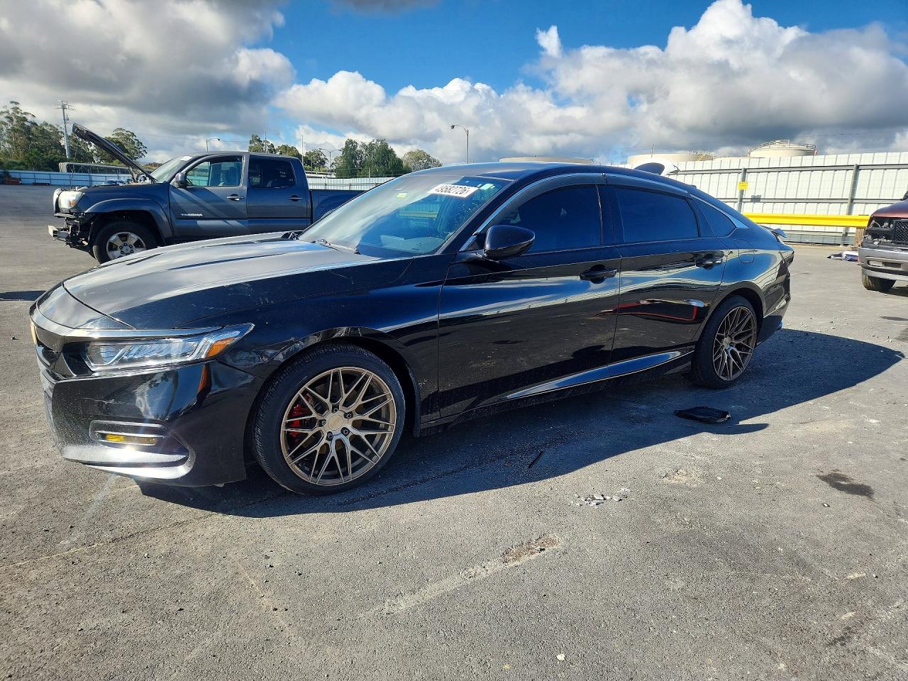 Salvage Honda Accord Image