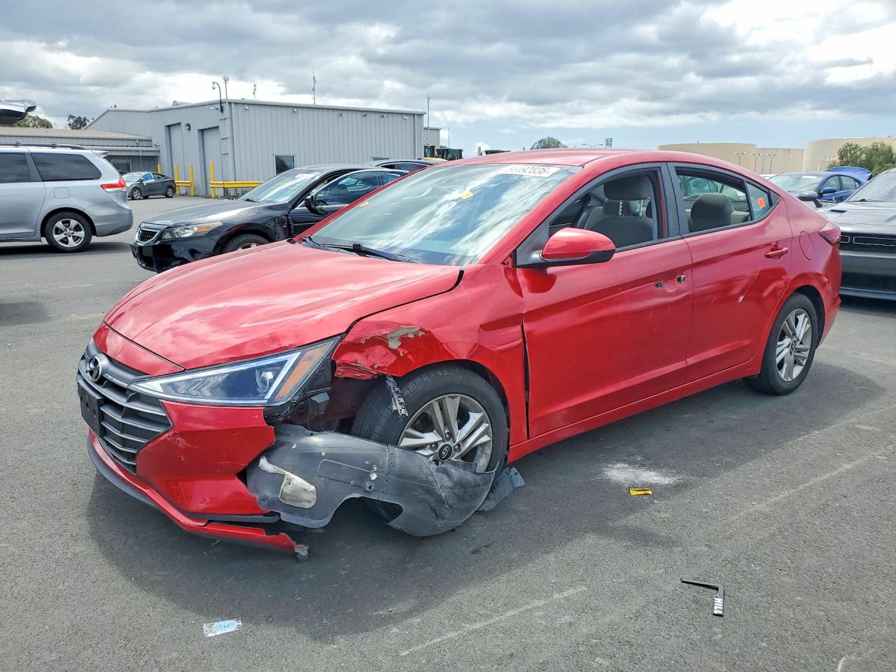 Salvage Hyundai ELANTRA Image