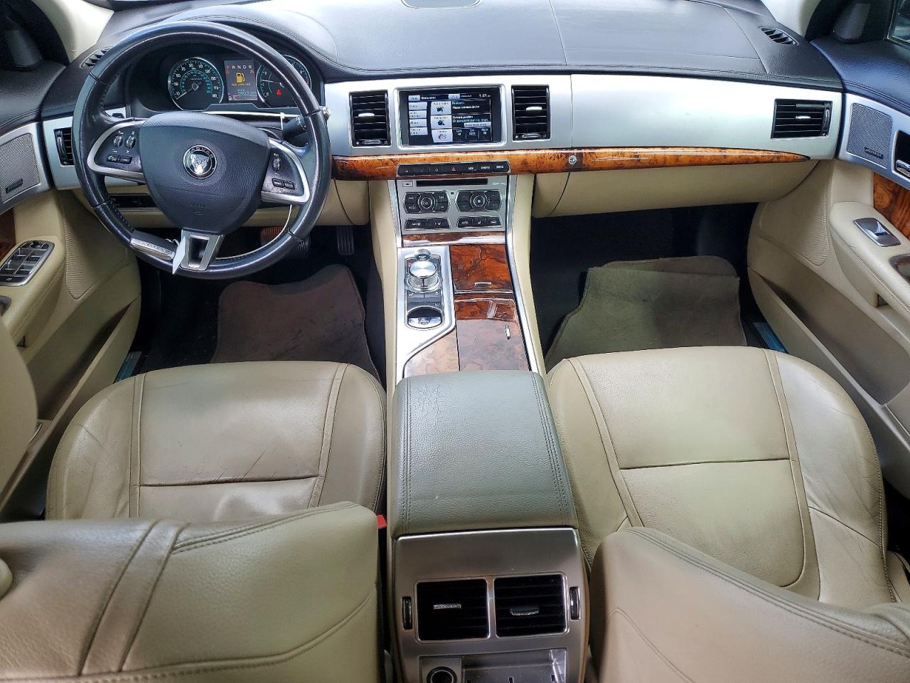 Jaguar XF 2.0t Premium