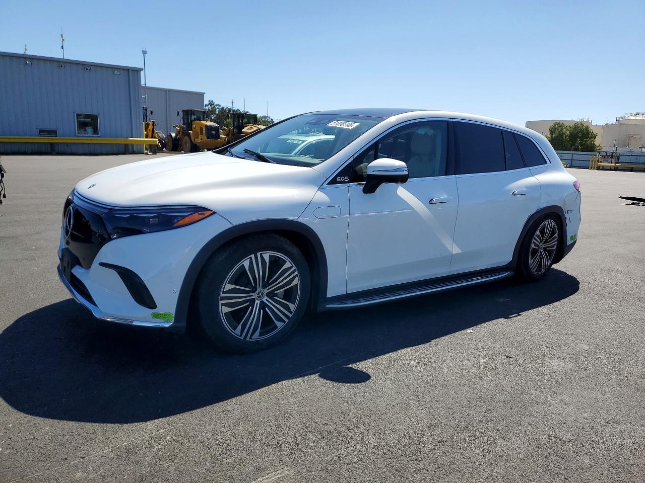 Salvage Mercedes-Benz EQS Image