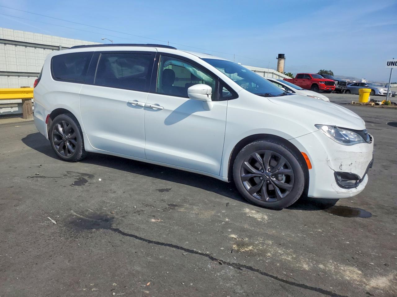 Chrysler Pacifica Touring