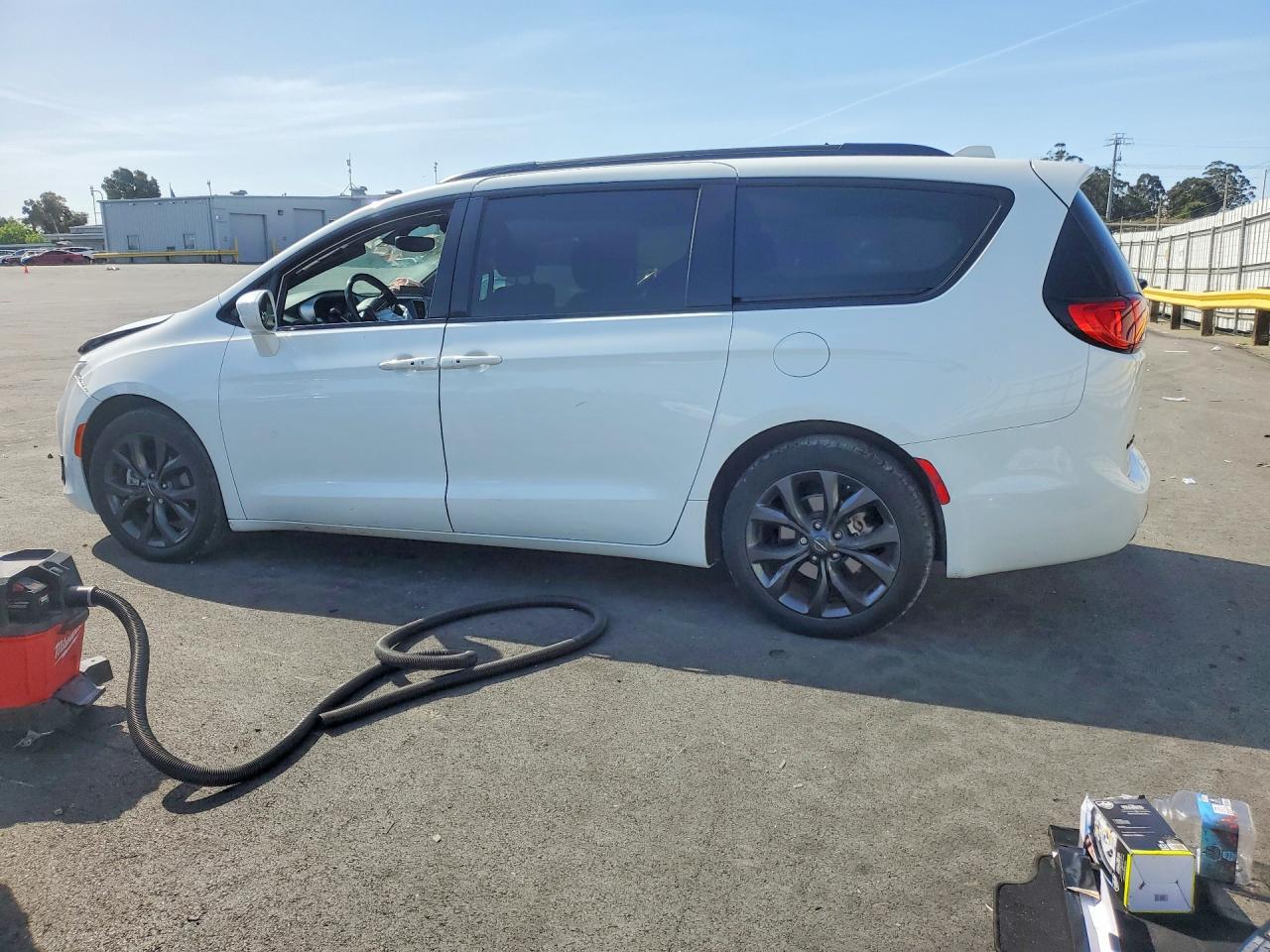 Chrysler Pacifica Touring