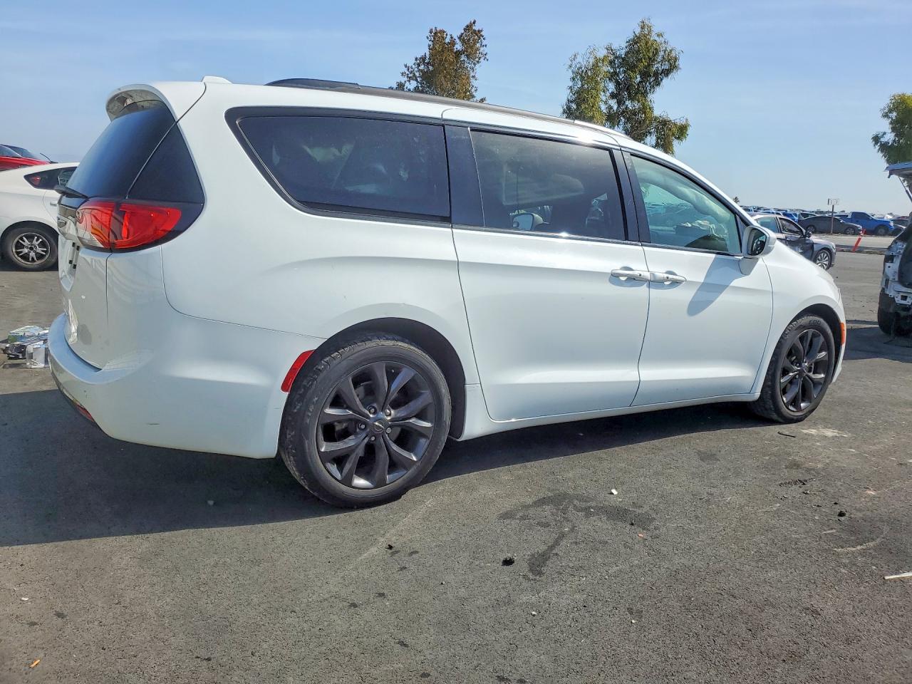 Chrysler Pacifica Touring