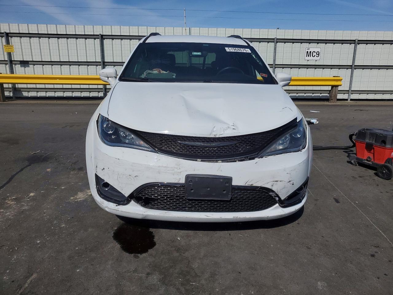 Chrysler Pacifica Touring