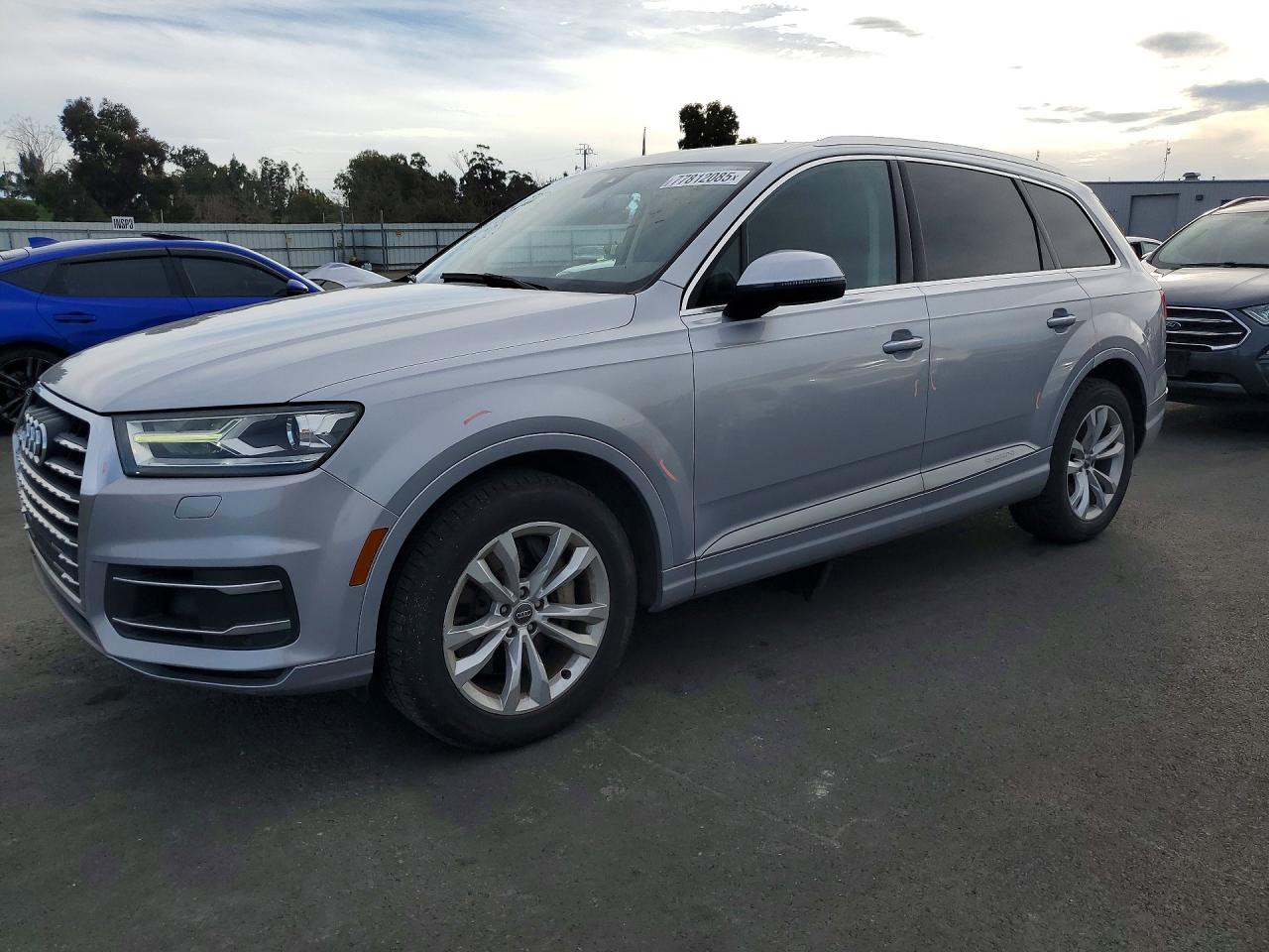 Salvage Audi Q7 Image