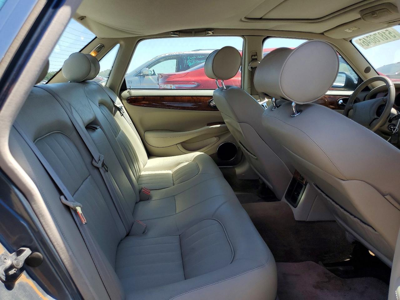 Jaguar Xj8