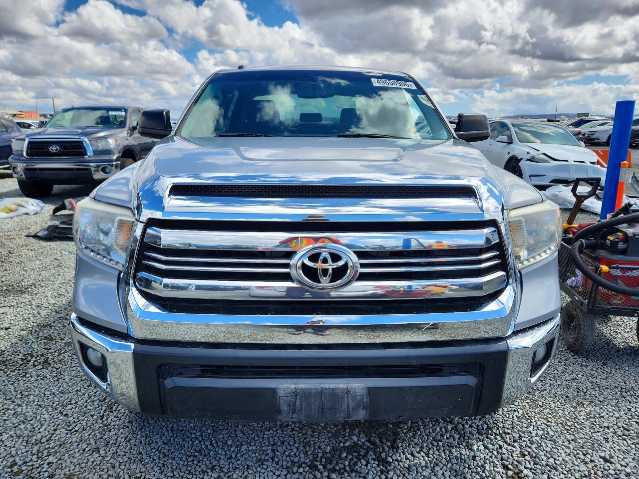 Toyota Tundra Crewmax Sr5