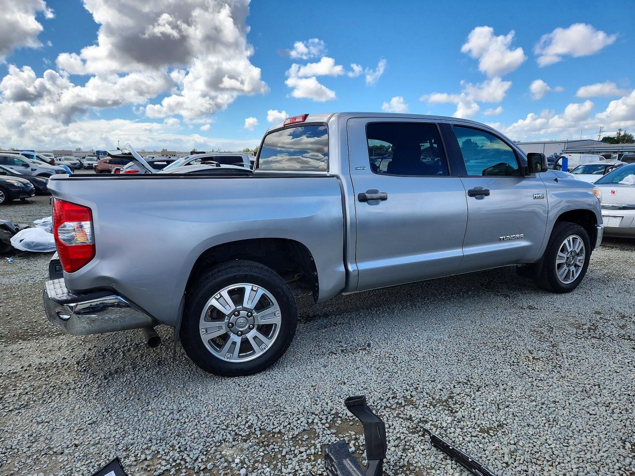 Toyota Tundra Crewmax Sr5