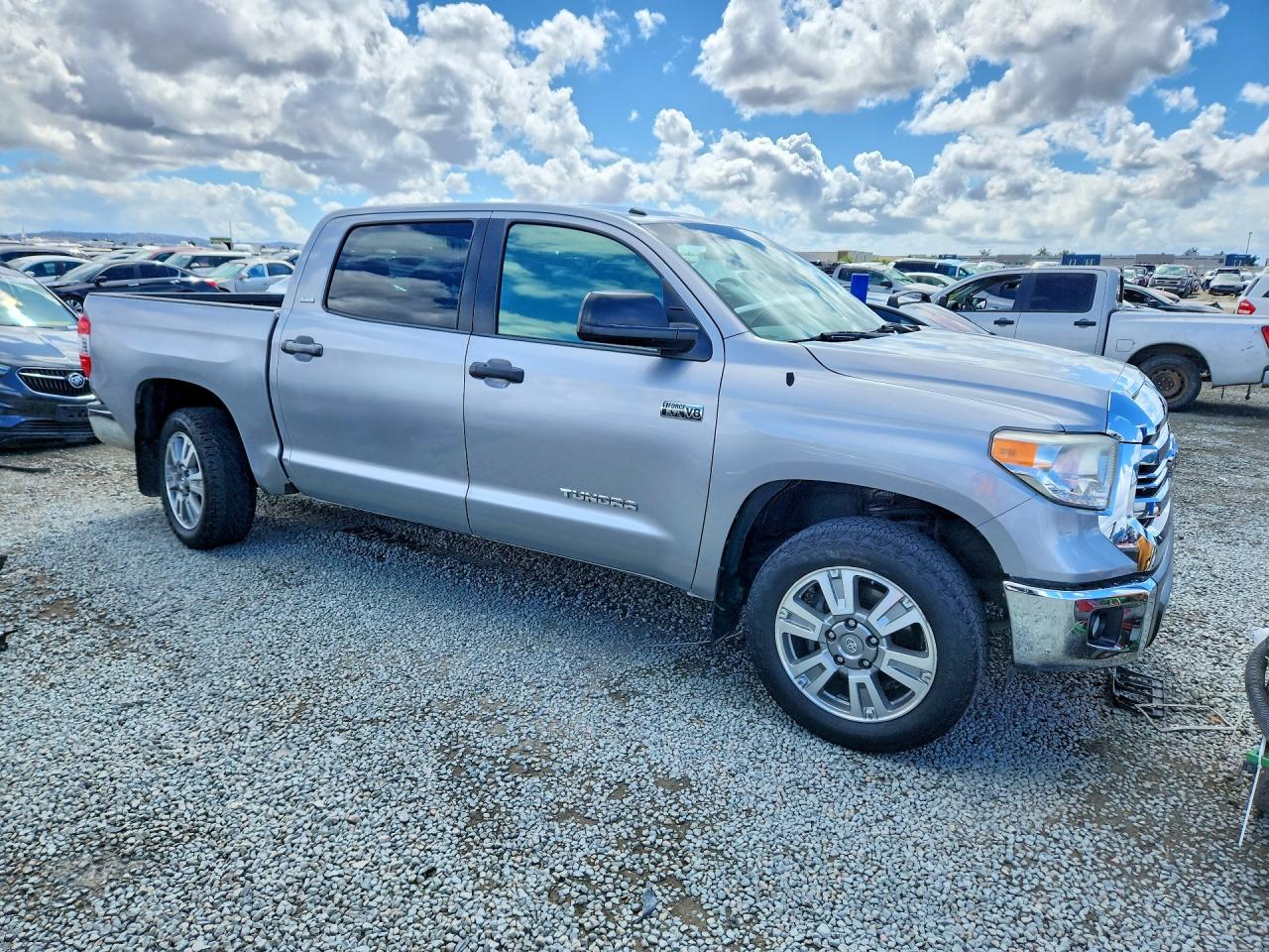 Toyota Tundra Crewmax Sr5