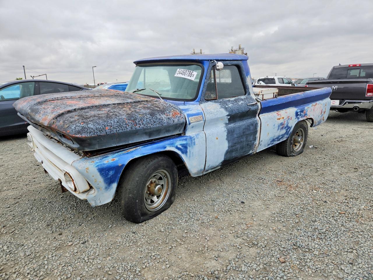 Salvage Chevrolet Silverado Image