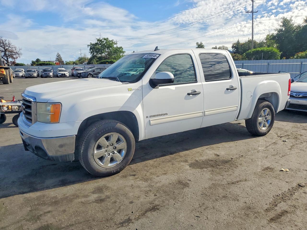 Salvage GMC Sierra Image