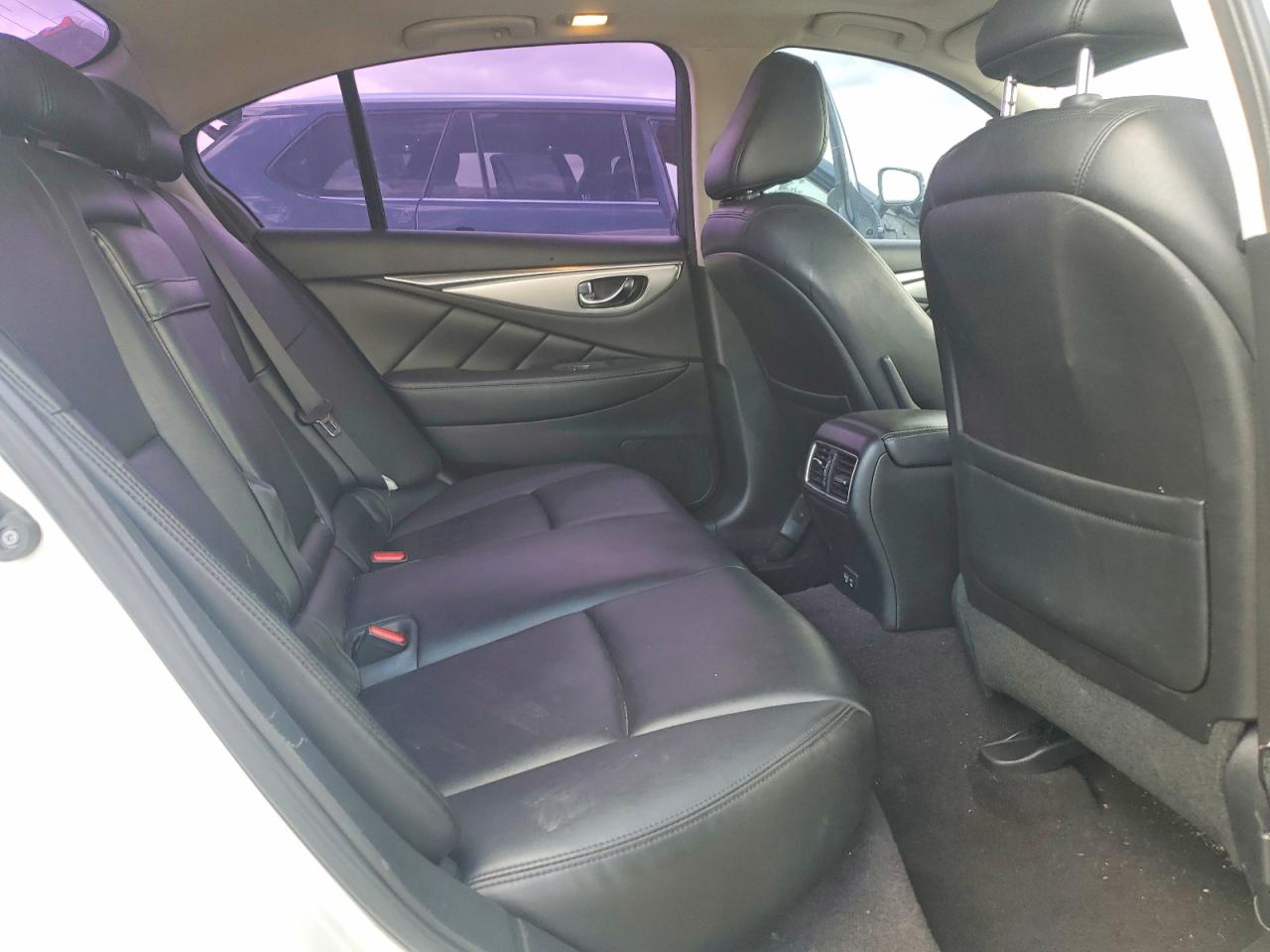 INFINITI Q50 Luxe