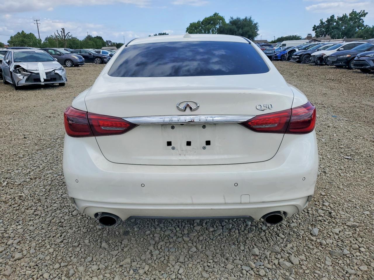 INFINITI Q50 Luxe