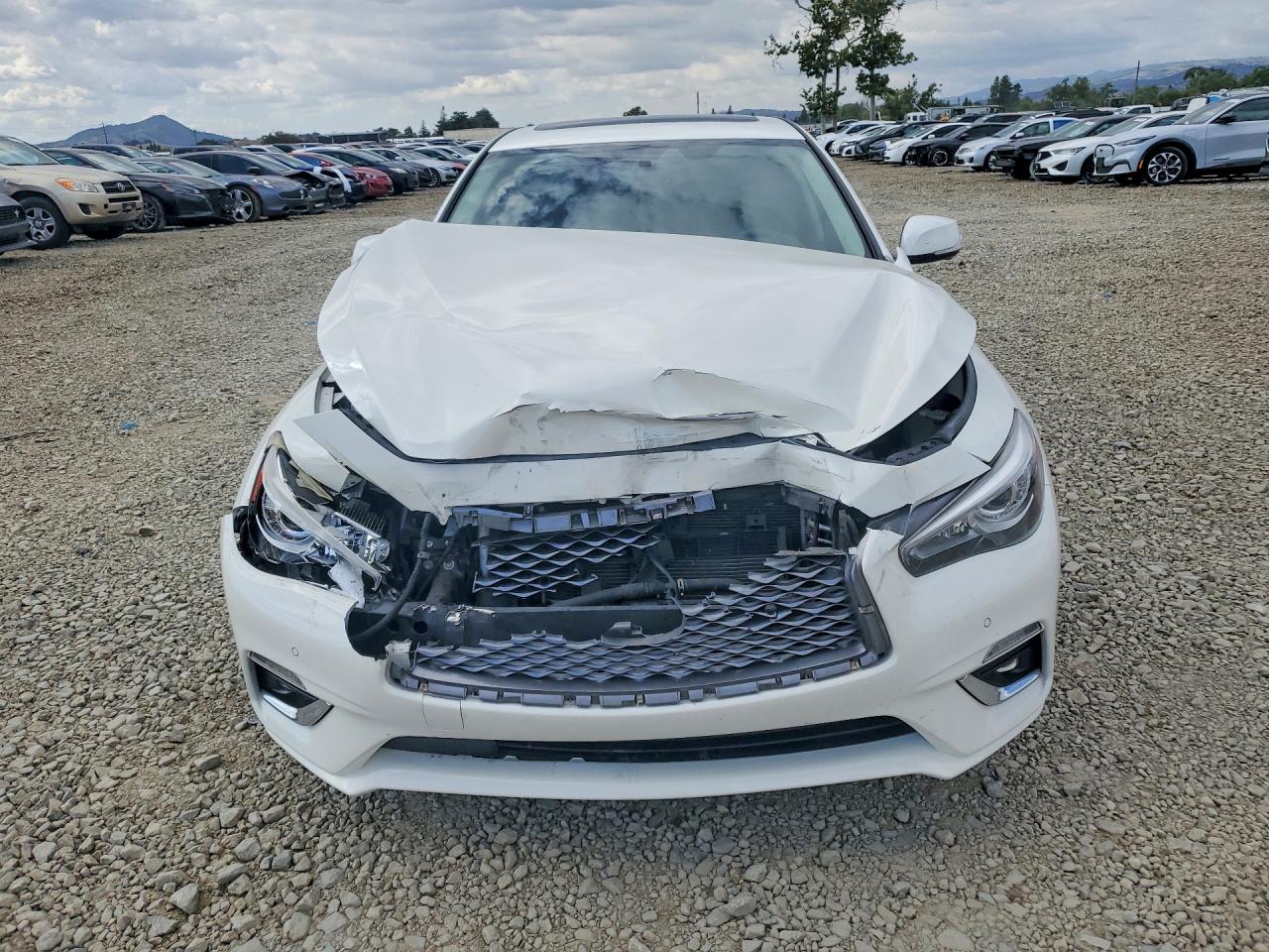 INFINITI Q50 Luxe