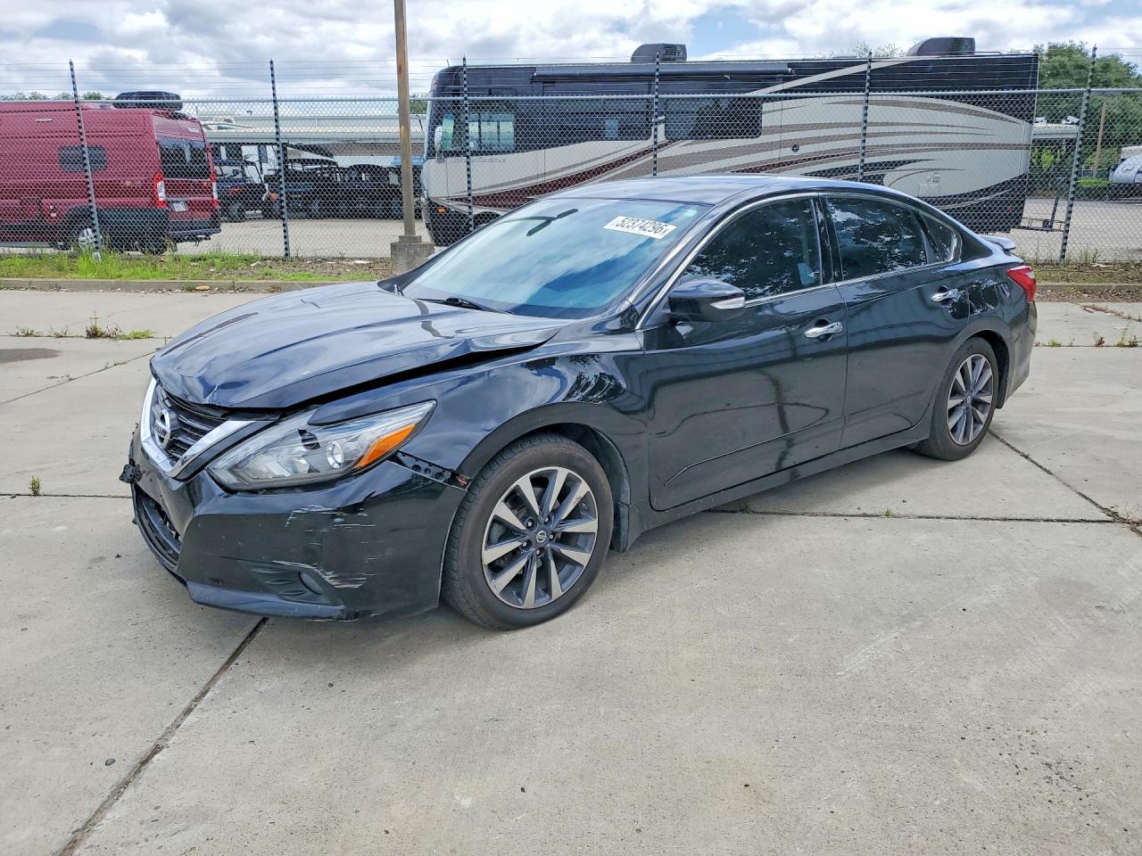 Salvage Nissan Altima Image