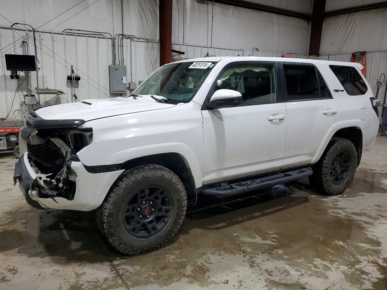 Salvage Toyota 4Runner Image