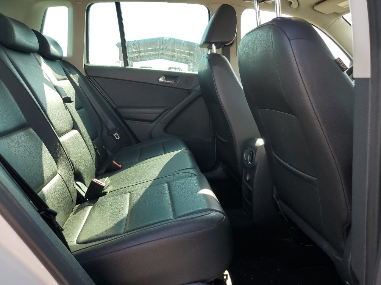 Volkswagen Tiguan S