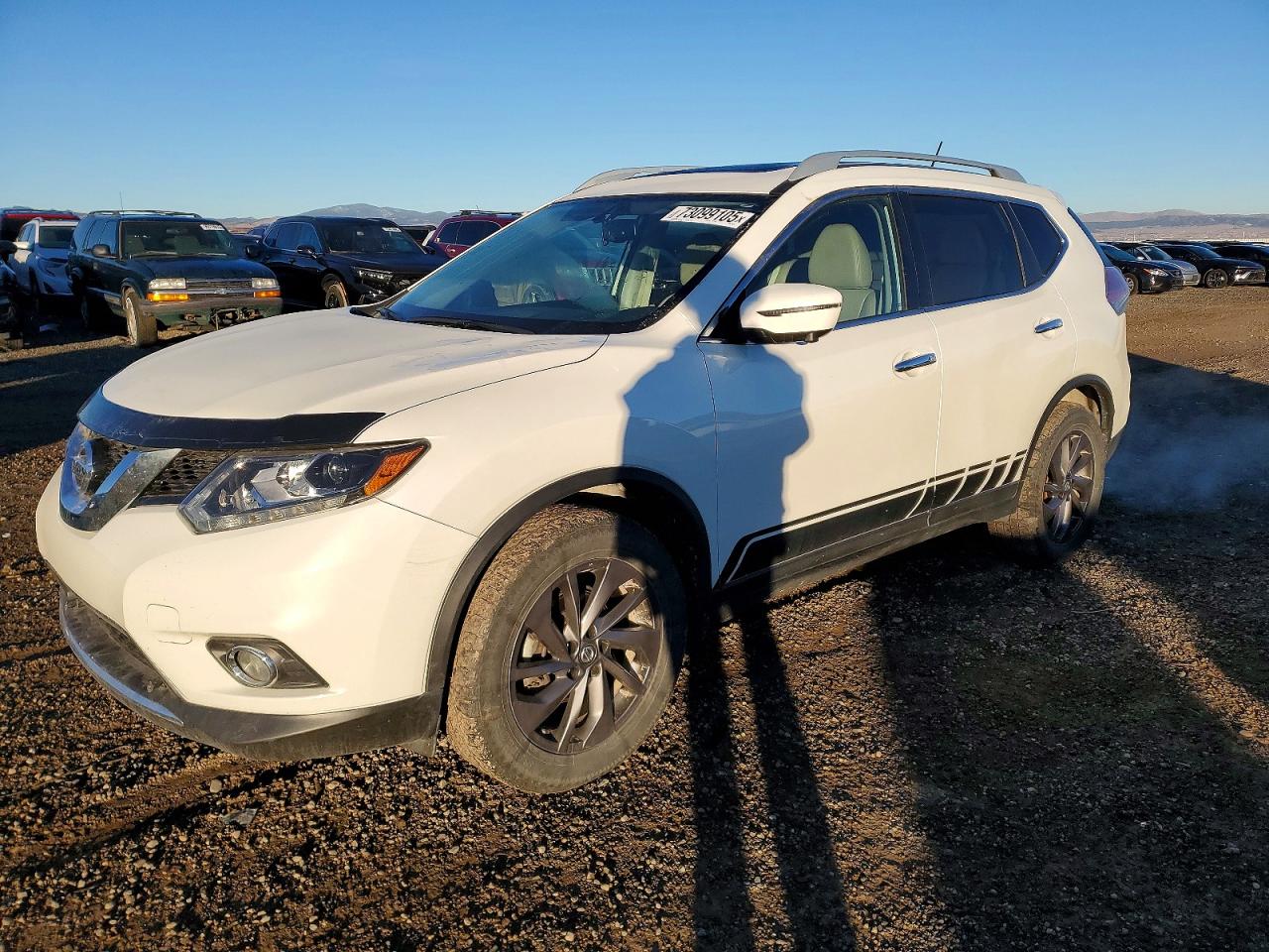 Salvage Nissan Rogue Image