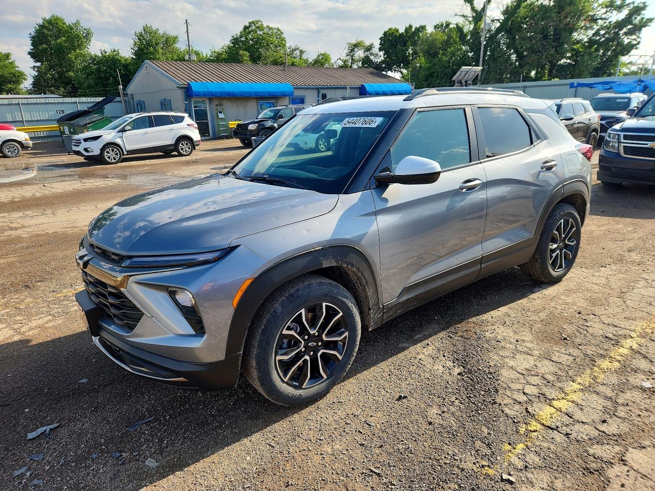 Salvage Chevrolet Trailblazer Image