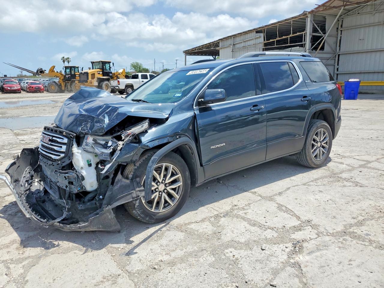 Salvage GMC Acadia Image