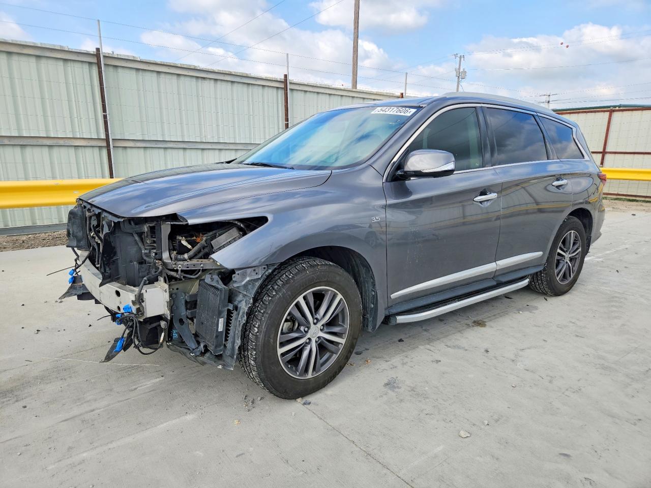 Salvage INFINITI Qx Image