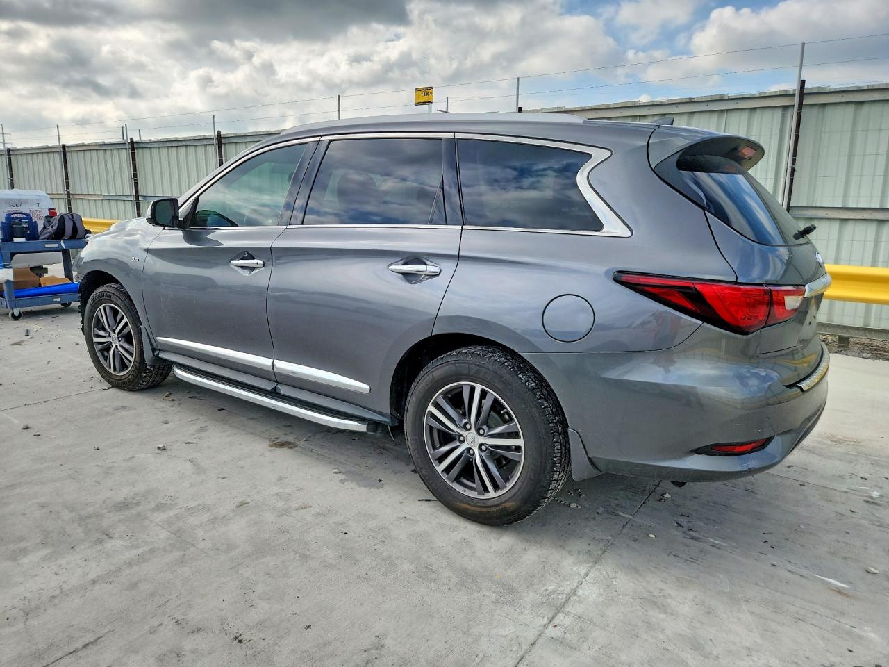 INFINITI Qx Base
